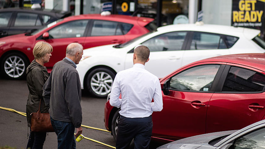 Car: Others: Car Dealer: Editorial # 491534480 (图片来源：Matt Cardy/Getty Images)