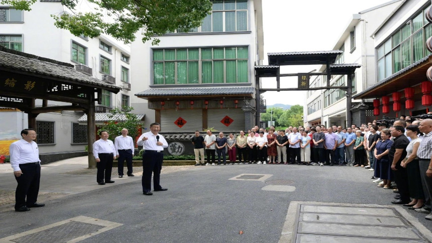 习近平在出席杭州亚运会前两天已经抵达浙江省，他考察了义乌国际商贸城和绍兴的枫桥经验陈列馆。(网络图片)