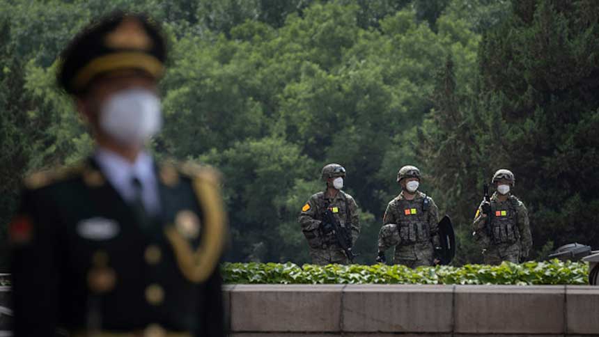 「身带金剑」之人出现？ (图片：Thomas Peter - Pool/Getty Images)