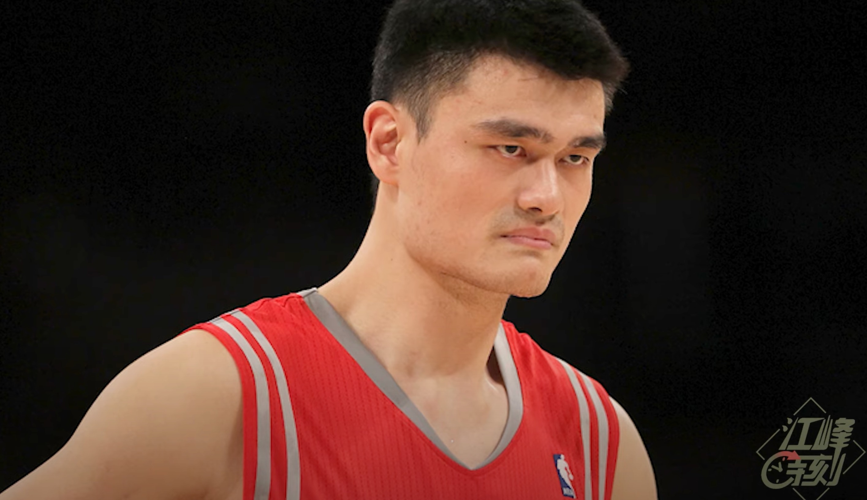 NBA休斯敦火箭队效力八个赛季的姚明