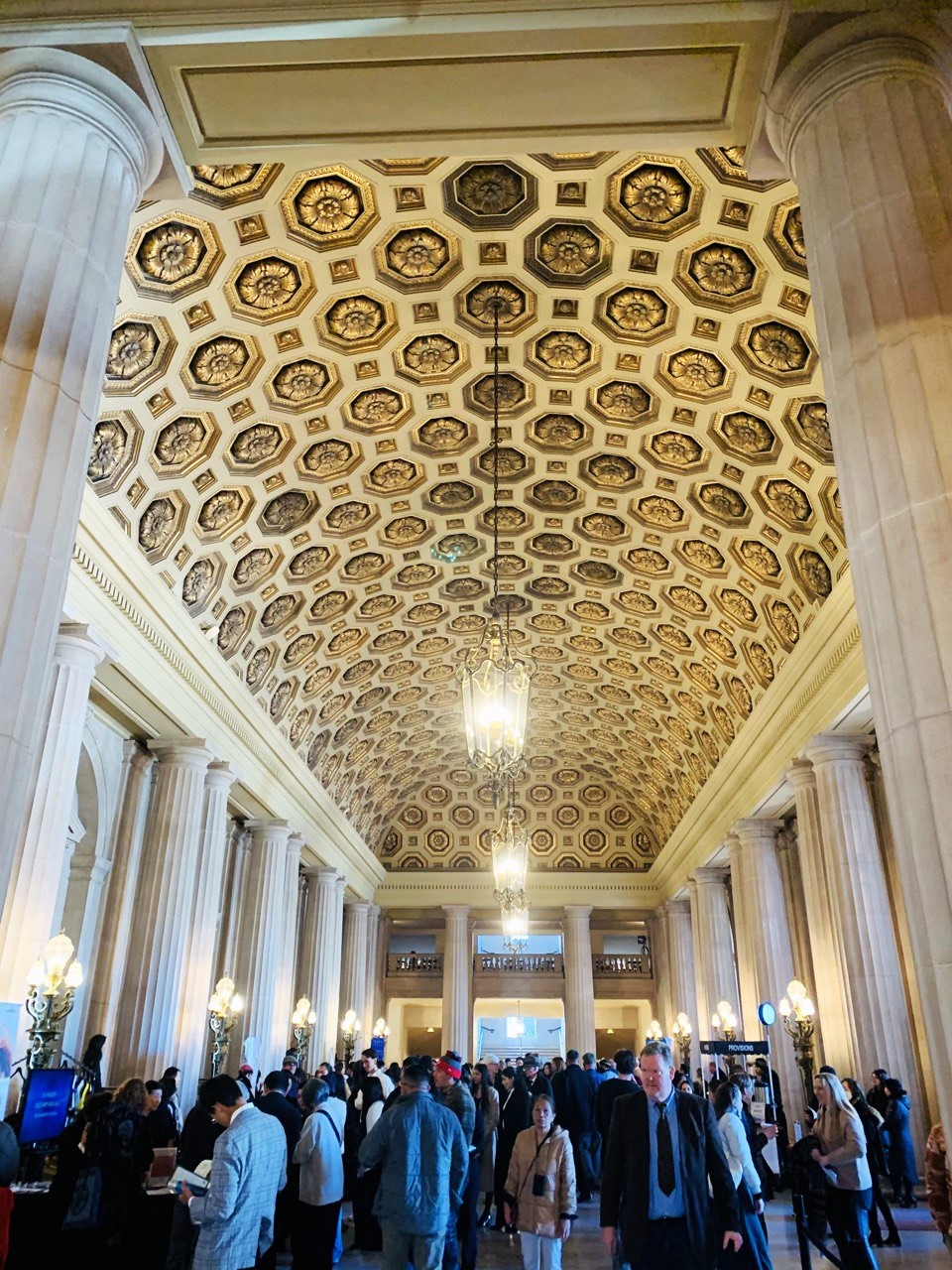 百年历史的旧金山歌剧院（War Memorial Opera House）充满了豪华和典雅的艺术气息。（子涵/希望之声）