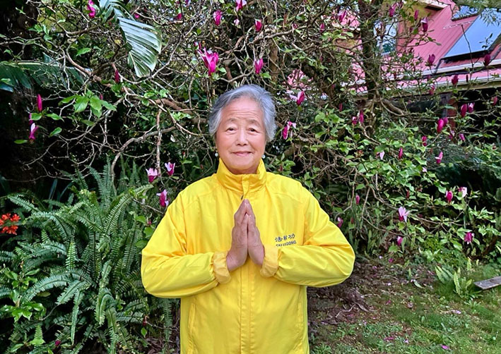 新西兰法轮功学员孙润华女士恭祝师尊中秋节快乐。（图片来源：明慧网）