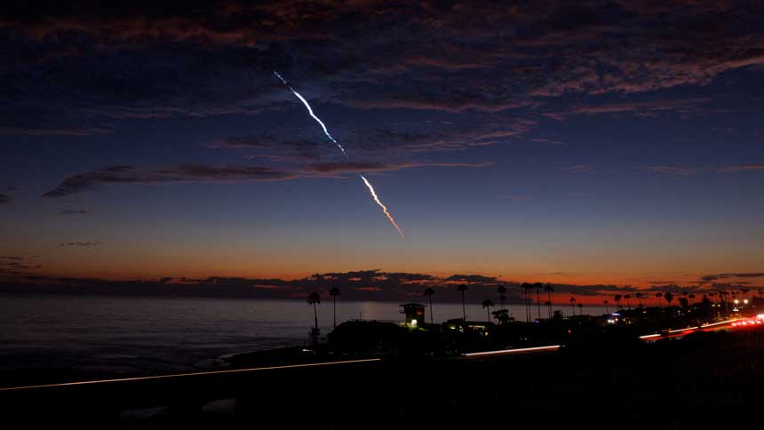  中美太空竞赛升级 （图片：REUTERS/Mike Blake/File Photo）