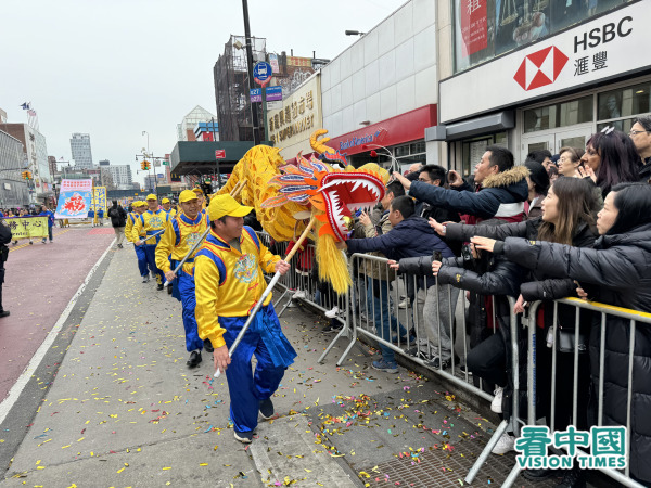 2024年2月10日，中国龙年大年初一，美国纽约市华人社区法拉盛举行盛大庆祝新年游行