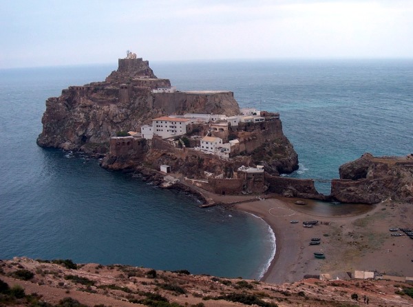 戈梅拉半島（Peñón de Vélez de la Gomera）