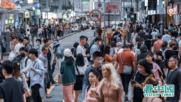 有香港市民认为，虽然社会表面如常，但整个活力已经消失，渐入死寂。（摄影：庞大卫/看中国）