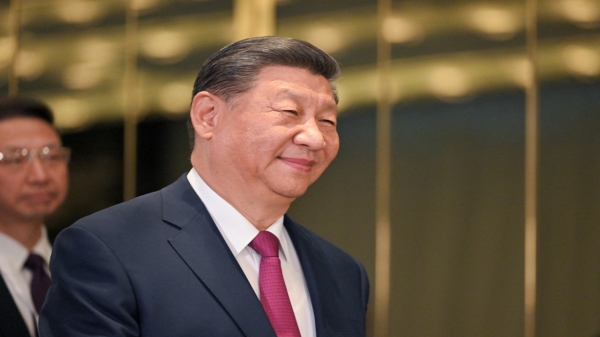 中国国家主席习近平于2024年7月3日在阿斯塔纳出席上海合作组织 (SCO) 成员国领导人峰会。（图片来源：SERGEI GUNEYEV/POOL/AFP via Getty Images）