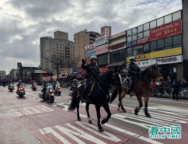 ​​​​​​​2025年2月1日，中国新年乙巳年大年初四，在纽约最大华人居住区法拉盛，纽约市举行庆贺中国新年大游行。