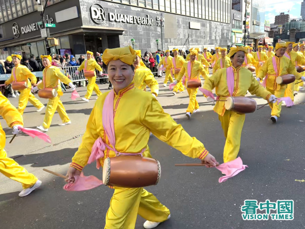 ​​​​​​​2025年2月1日，中国新年乙巳年大年初四，在纽约最大华人居住区法拉盛，纽约市举行庆贺中国新年大游行。