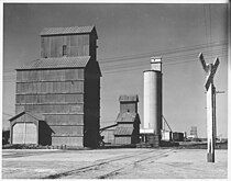 Grain elevators near the depot in Sublette (1950s)