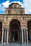 Bab al-Bahu, the central entrance to the prayer hall, and its dome (Qubbat al-Bahu)[7]