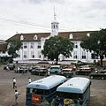 Minibus di depan bekas Balai Kota, 1971