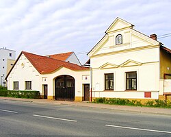 Bývalý statek v centru Kolovrat