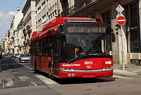 Zusatzlinie M2A in Budapest, betrieben mit Oberleitungsbussen im Hilfsantriebsmodus, während der Schließung der Station Kossuth Lajos tér der Linie M2, 2018