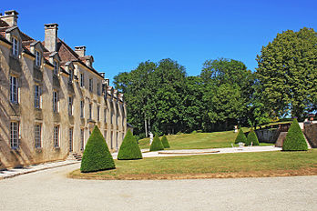 Jardins devant le château.