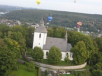 De âlde tsjerke op 'e stêdsberch