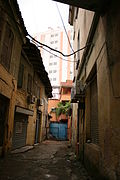 Dezember: Gasse in der Altstadt von Durrës