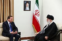 Stefan Löfven besöker Iran och Ali Khamenei i februari 2017.