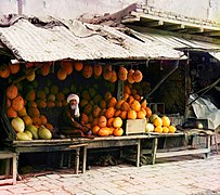 Melon vendor in Samarkand (between 1905 and 1915)