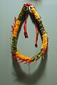 Lei Hulu (feather lei), Hawaiian Islands, 19th century, ʻiʻiwi, ʻōʻō, and ʻōʻū feathers, Honolulu Museum of Art