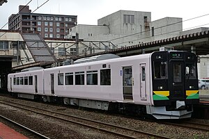 室蘭本線で運用される737系電車 （2023年5月 苫小牧駅）