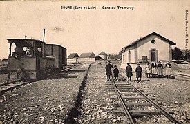 La gare de Sours alors en construction.