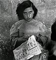 Una bambina abusata durante la guerra nel riformatorio minorile dell'Albergo dei Poveri, Napoli, 10 marzo 1948.