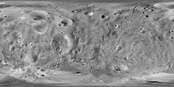 Mappa topografica di Fobos. Proiezione equirettangolare. Area rappresentata: 90°N-90°S; 180°W-180°E.