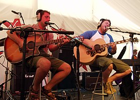 Turin Brakes in concert, 2003