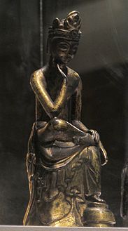 Bodhisattva en méditation. Trois Royaumes de Corée VIe siècle, royaume de Paekche. Bronze doré, H. 15,5 cm.