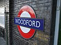 Roundel alla stazione di Woodford