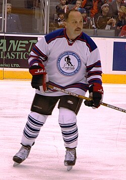 Trottier legendojen ottelussa vuonna 2008.