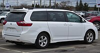 2020 Toyota Sienna LE (facelift)