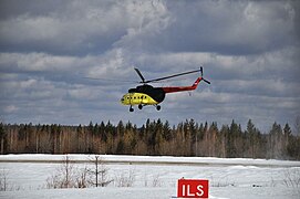 Helicóptero Mil Mi-8 durante el inicio del vuelo