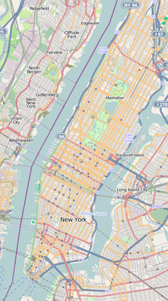 Mapa konturowa Manhattanu, blisko centrum na prawo znajduje się punkt z opisem „Piąta Aleja”