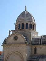 Cattedrale di Sebenico in Croazia: la cupola e alcune sculture