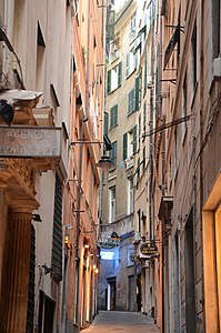 Karakteristieke nauwe straatjes van Genua