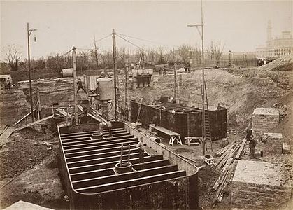 Les fondations de la tour Eiffel, caissons (1887).