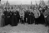 Anniversaire de la 2e victoire de la Marne : bénédiction des tombes. Louis-Ernest Dubois, Mangin, Paul Rémond, général Paul Pau (Dormans, 15 juillet 1923).