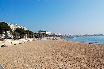 La plage publique Macé sur la Croisette Ouest.