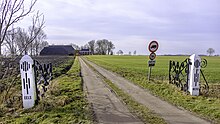 Oprit naar de boerderij bij Eelswerd