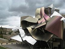 Hotel Marqués de Riscal a Elciego, Espanya (2006)