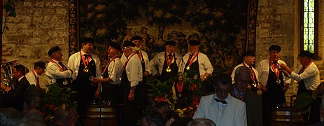 Groupe folklorique de chanson à boire Les Cadets de Bourgogne, au château du Clos de Vougeot