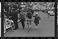 Marc Renier samen met zus Marina na zijn overwinning in de Omloop Mandel-Leie-Schelde 1970 voor junioren in Meulebeke.