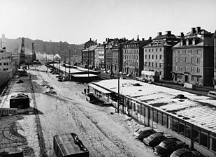 Skeppsbrons tullpaviljonger en vinterdag på 1960-talet.