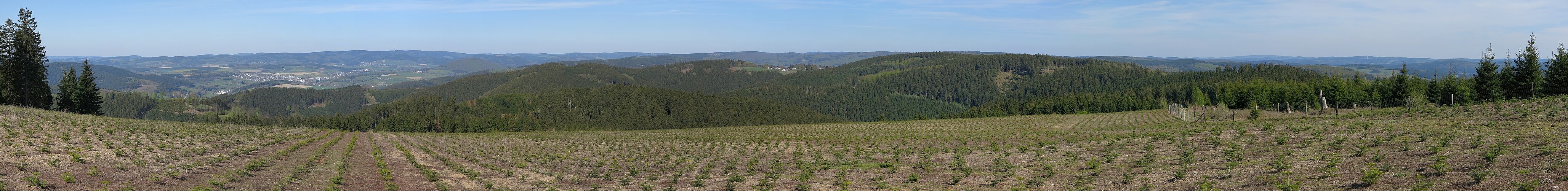 Blick vom Härdler nach Osten über das Rothaargebirge