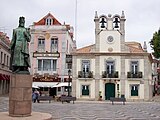 Statue von Peter I. auf dem Rathausvorplatz