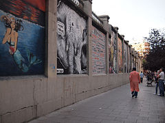 'Museo al aire libre' en los muros de la Tabacalera.