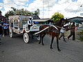 フィリピンにおける霊柩馬車の例。2015年