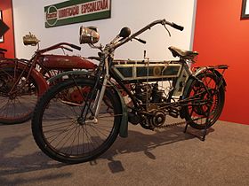 NSU (1911) mit Hinter­rad­schwinge mit Zentral­feder